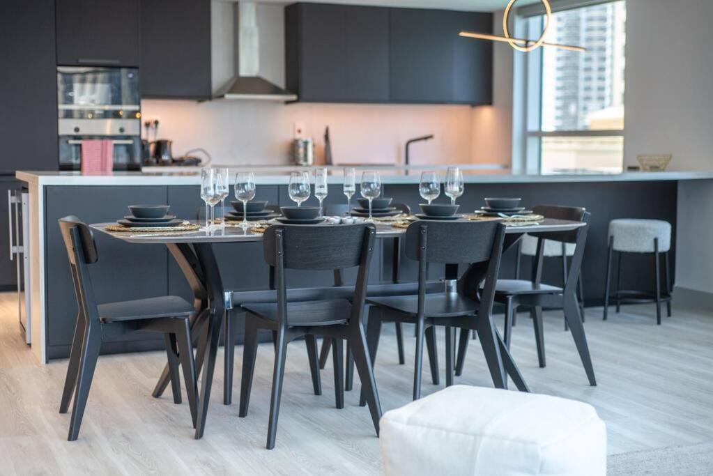 Apartment Astonishing 3bdr In The Heart Of Marina Dubai