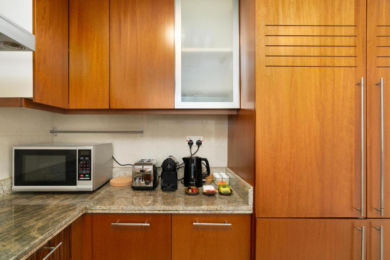 Apartment Ultimate / 4 Beds / Full Opera View / Mall & Burj Khalifa - 5 Min Walk *