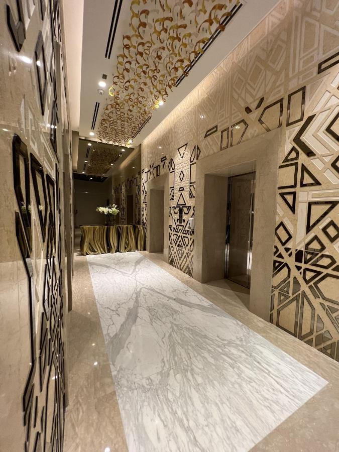 5-star Luxury Studio Near Burj Khalifa Amazing Canal & Views! Apartment Dubai