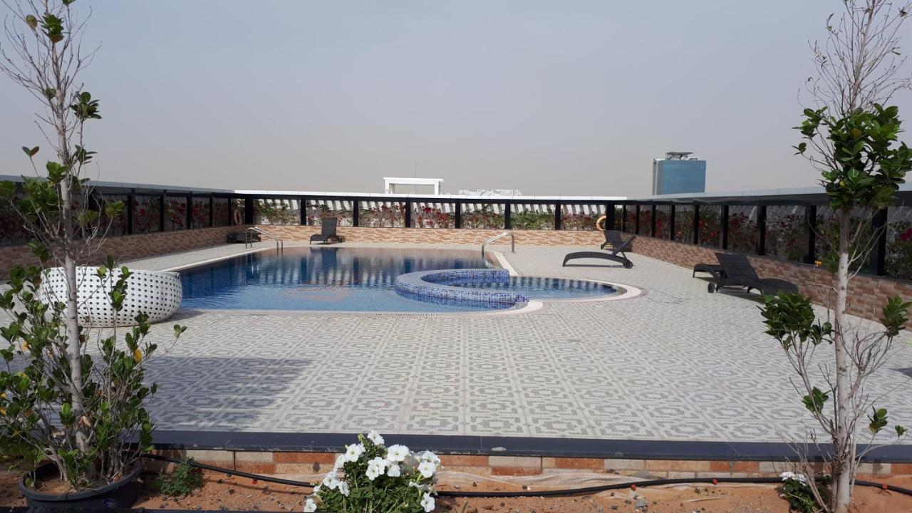 - Glitz 3 Residences - Majestic Luxe - 2br - Sleep 4 - For Families & Couples Only *