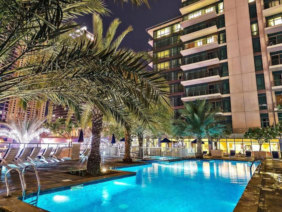Marina 1 Bedroom Apt. Walking Distance Jbr. Apartment