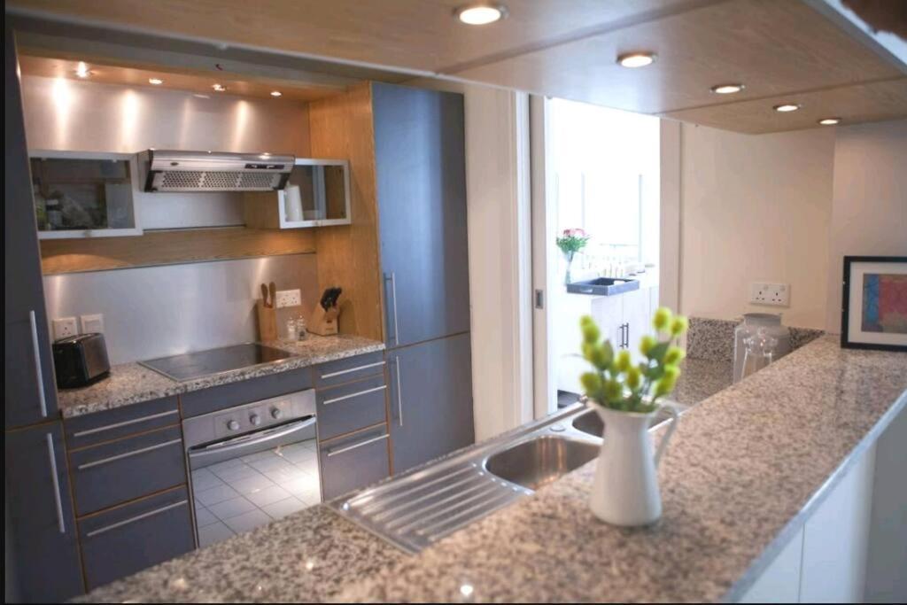 Marina 1 Bedroom Apt. Walking Distance Jbr. * Dubai
