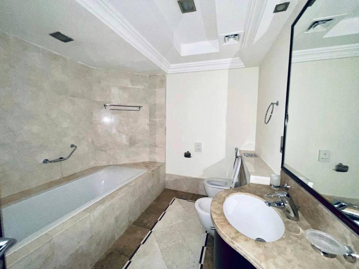 1 World, Premium Hostel, Jbr, Near Metro And Beach Apartment