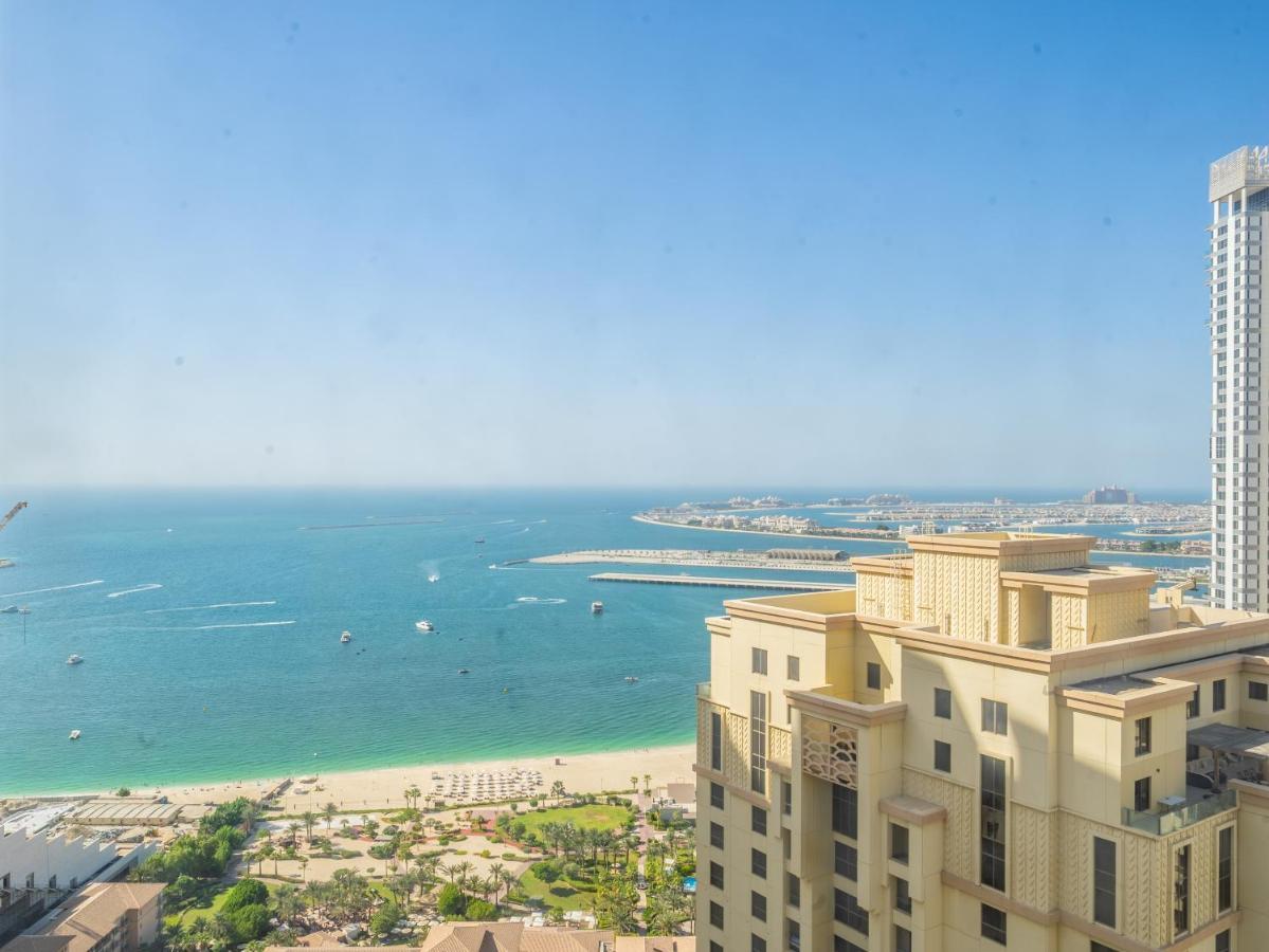 Luxury Waterfront With Access Apartment *