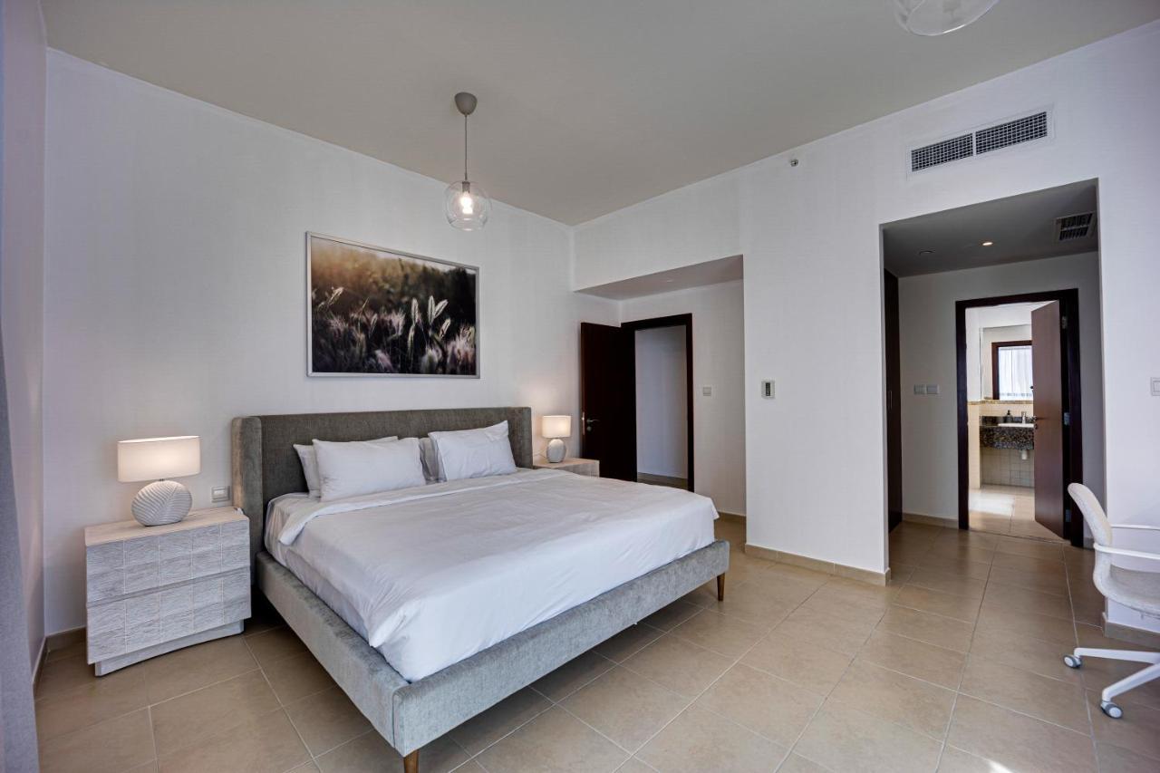 Incredible Sea View In The Jbr, 2 Bedroom Bahar 2, The 21st Floor Apartment