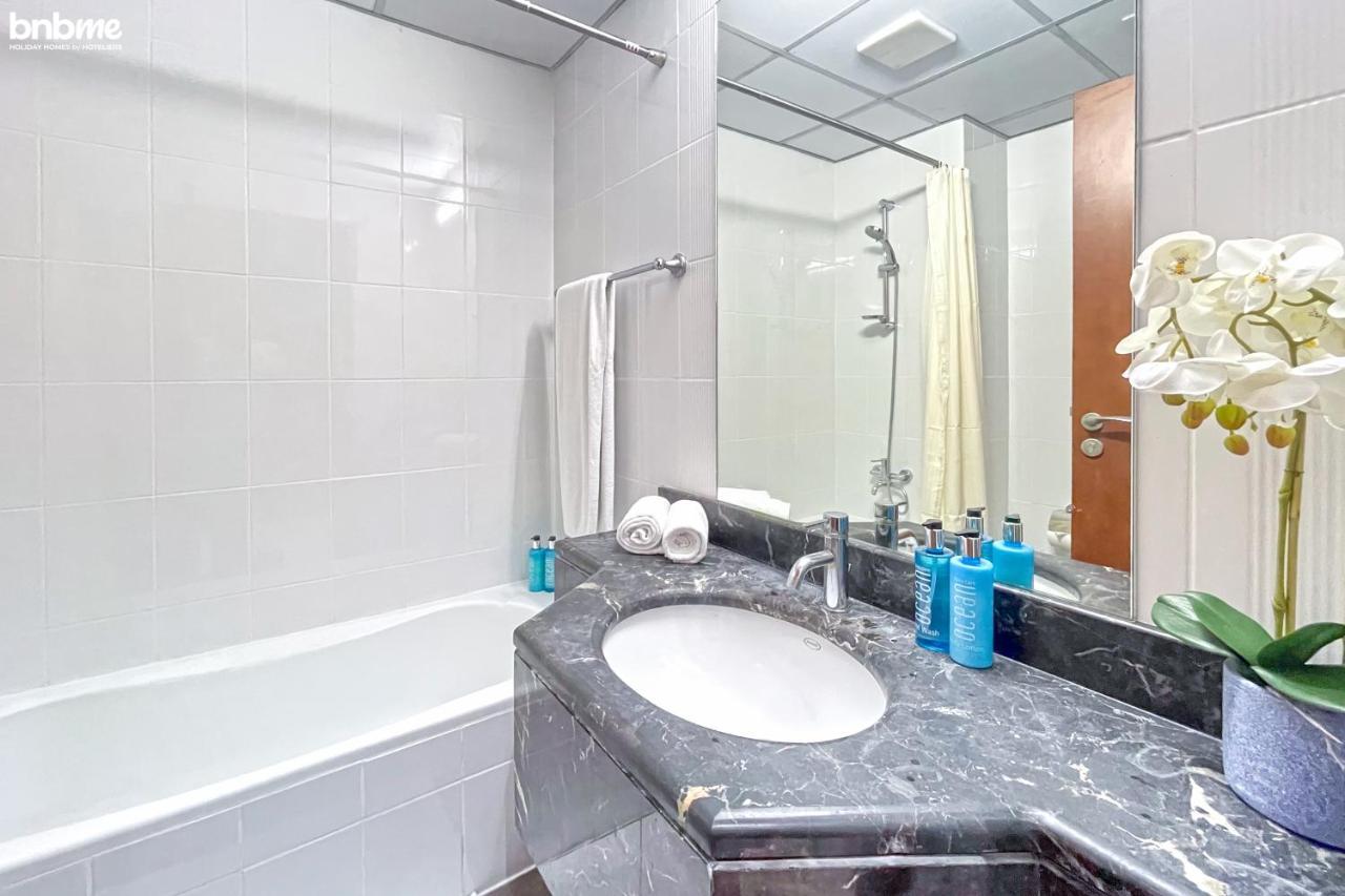 Bnbmehomes - Cosy Downtown Apt W Balcony Near Metro Station -1710