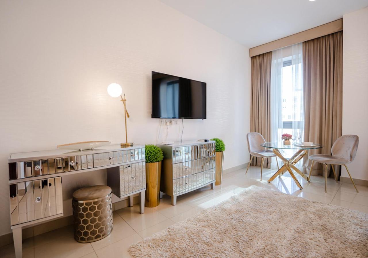 Nasma Luxury Stays - Standpoint Tower A Apartment