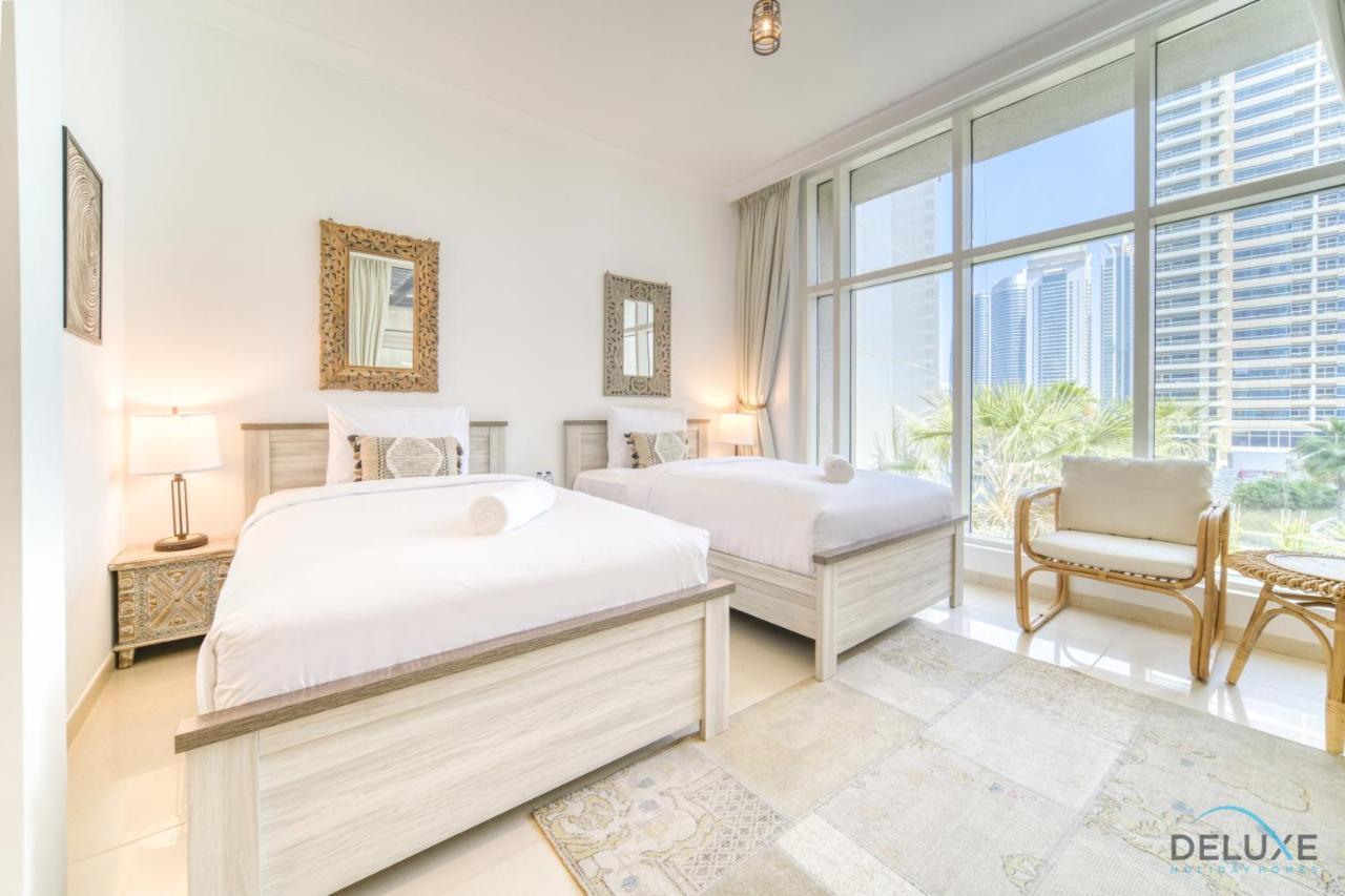 Villa Distinguished 4br With 2 Assistant's At Marinascape Marina By Deluxe