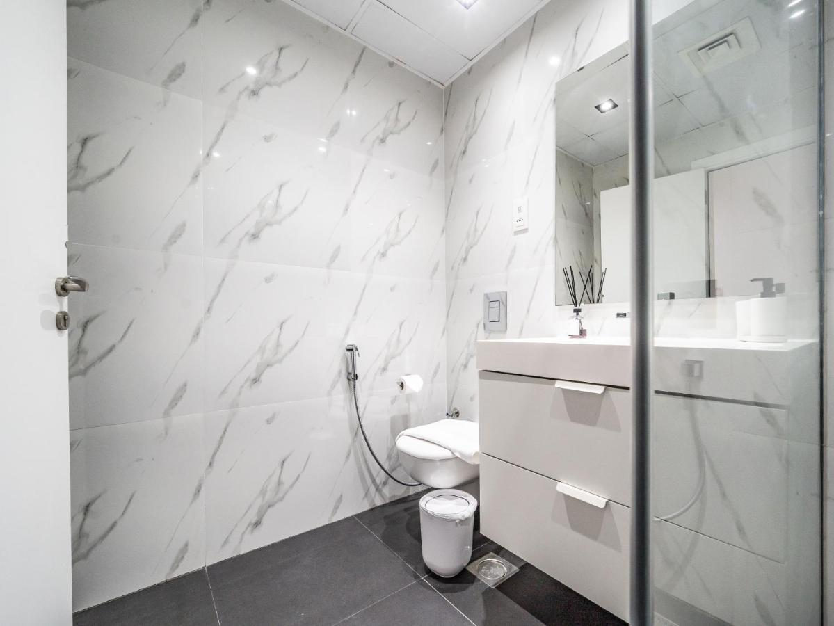 Luxury Waterfront With Access Apartment Dubai