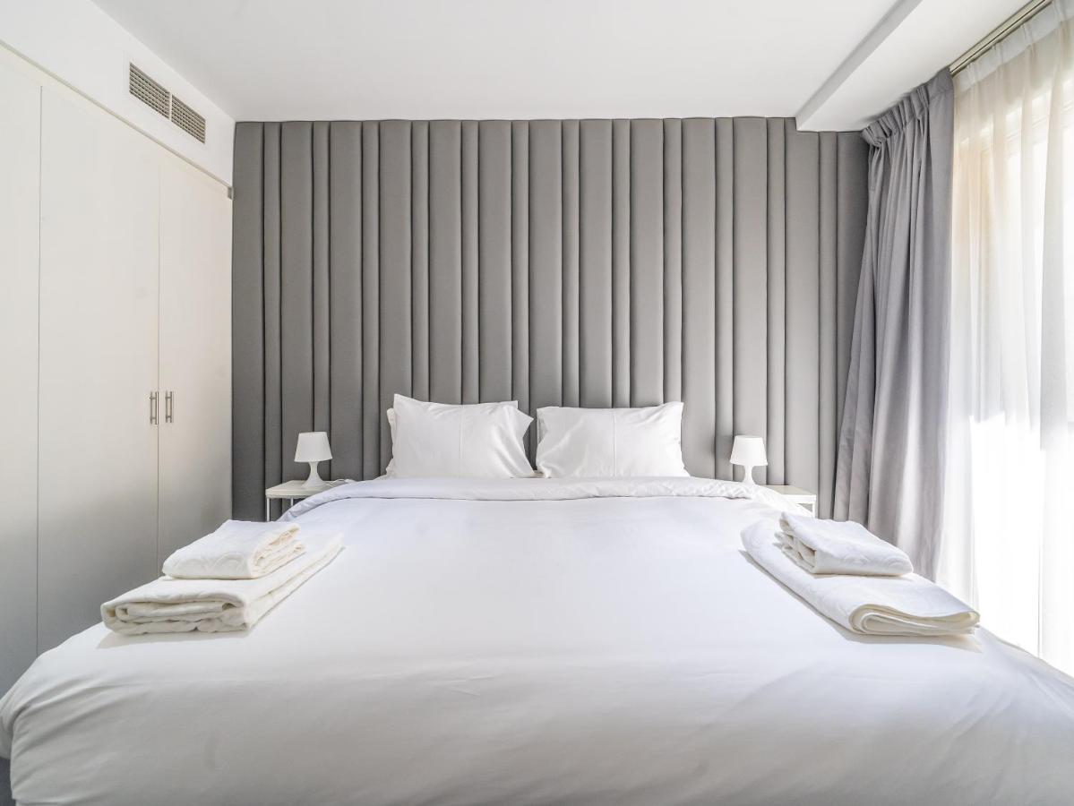 Luxury Waterfront With Access Apartment Dubai