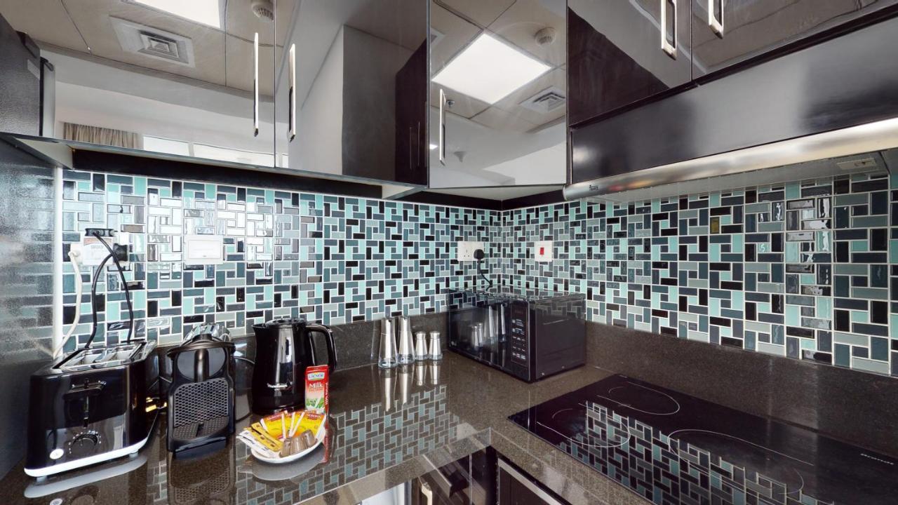 Br Luxe 1 Bdr W/ Balcony & Sea Views *
