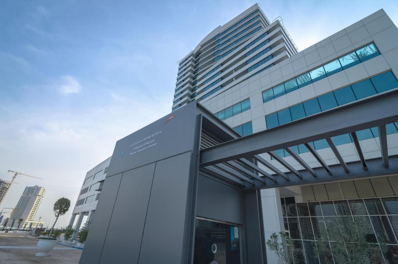 Oskena Vacation Homes-damac Maison Canal View Dubai