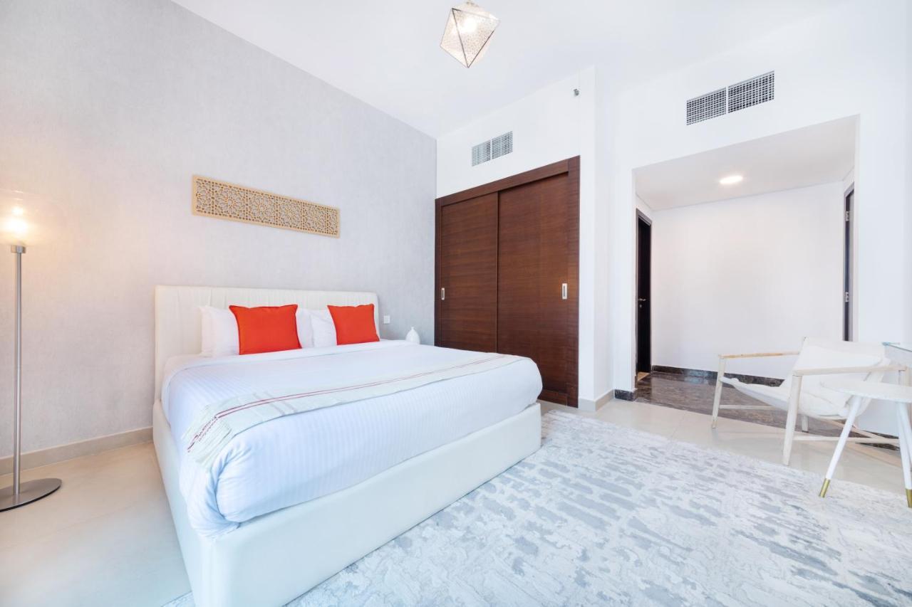 Maison Privee - Premium Apt In Sparkle Towers Next To Jbr Beach With Amazing Facilities Apartment *