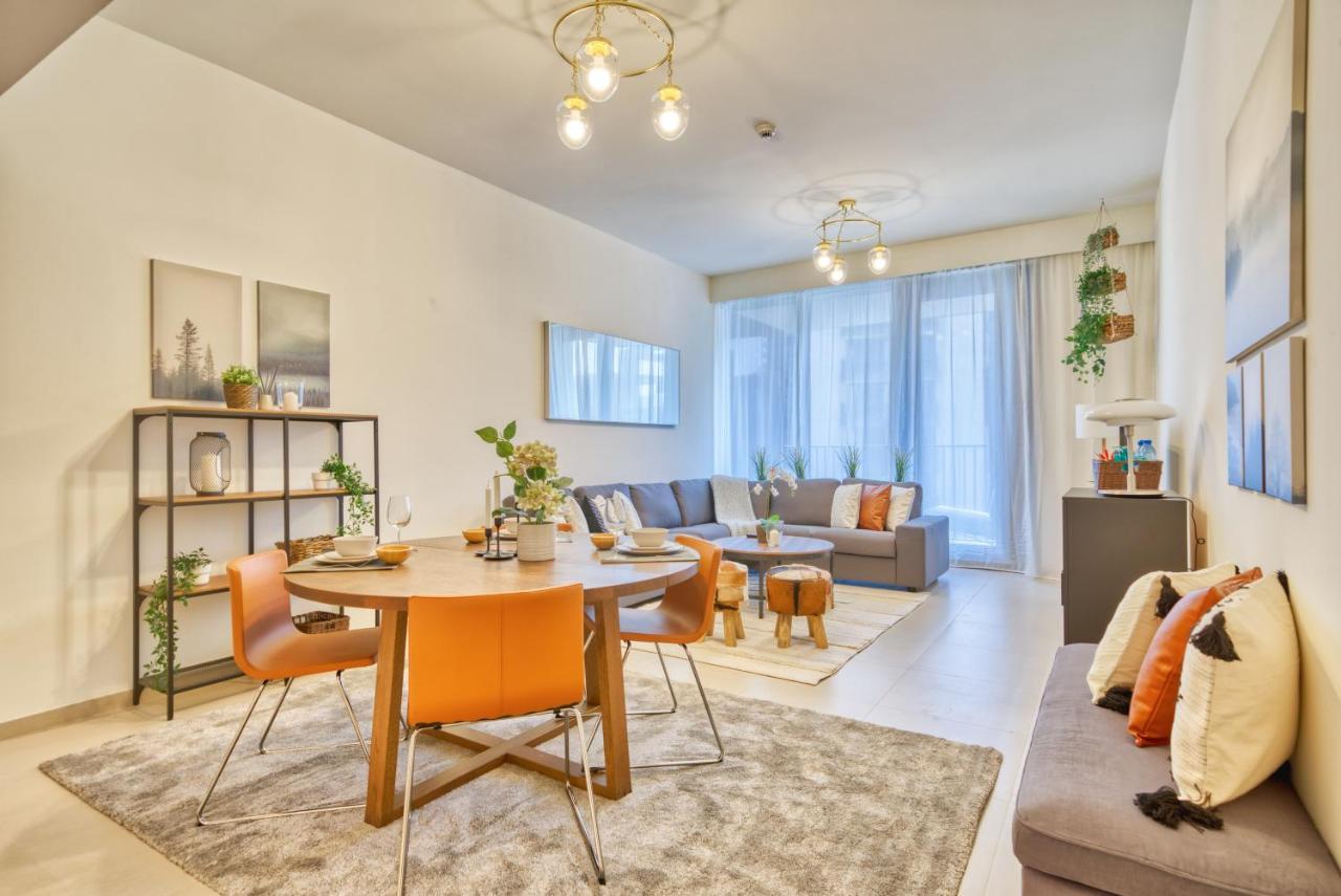 Incredible Views From Classy With Terrace Apartment Dubai