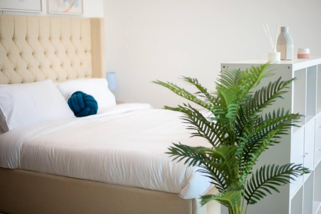 Classic With Marina View Apartment Dubai