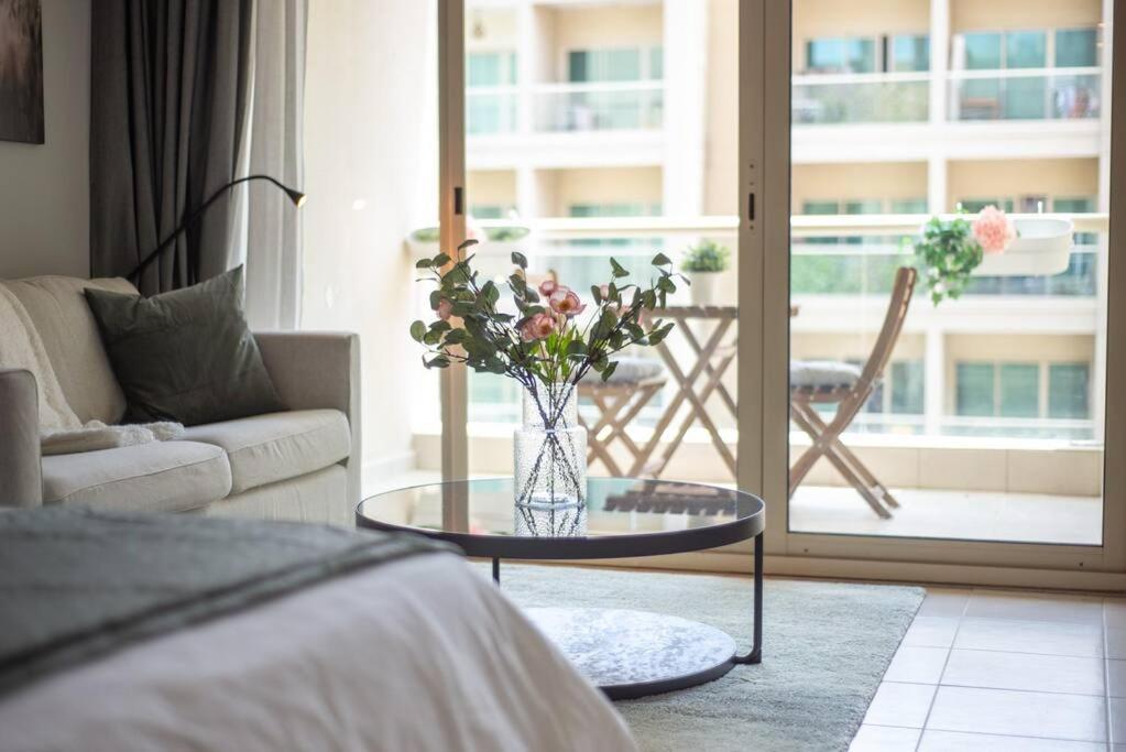 Apartment In The Greens 10min To Metrostation Dubai