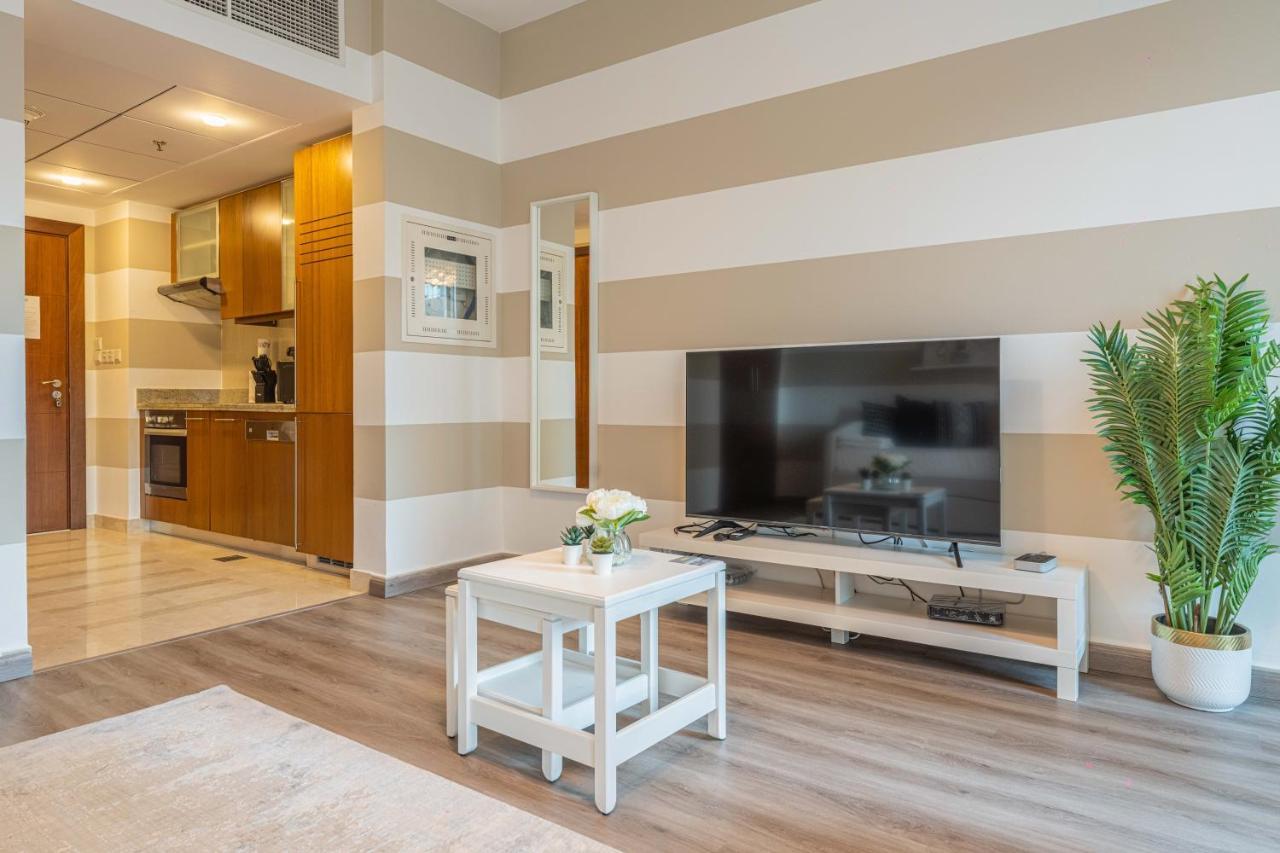 Apartment First Class Studio With Downtown Boulevard View
