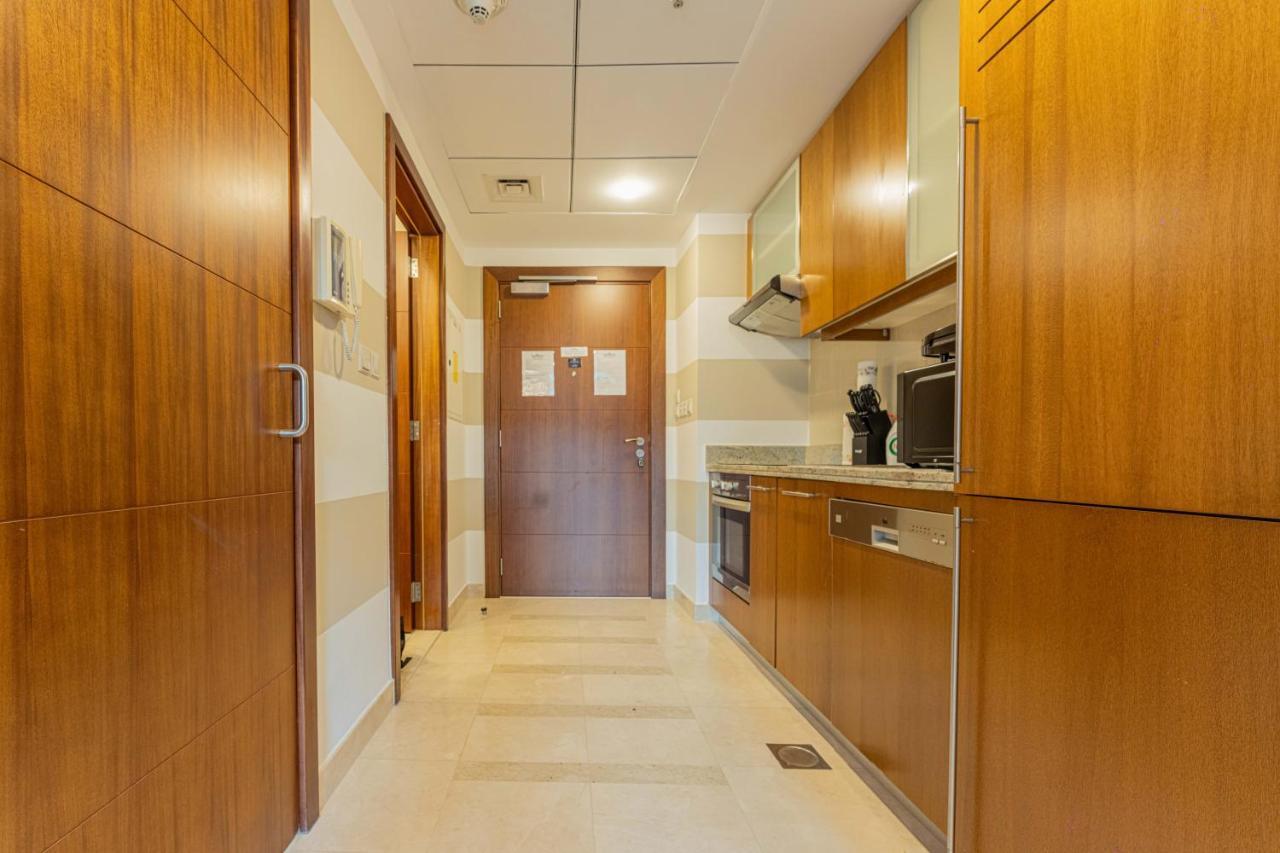 First Class Studio With Downtown Boulevard View Apartment *