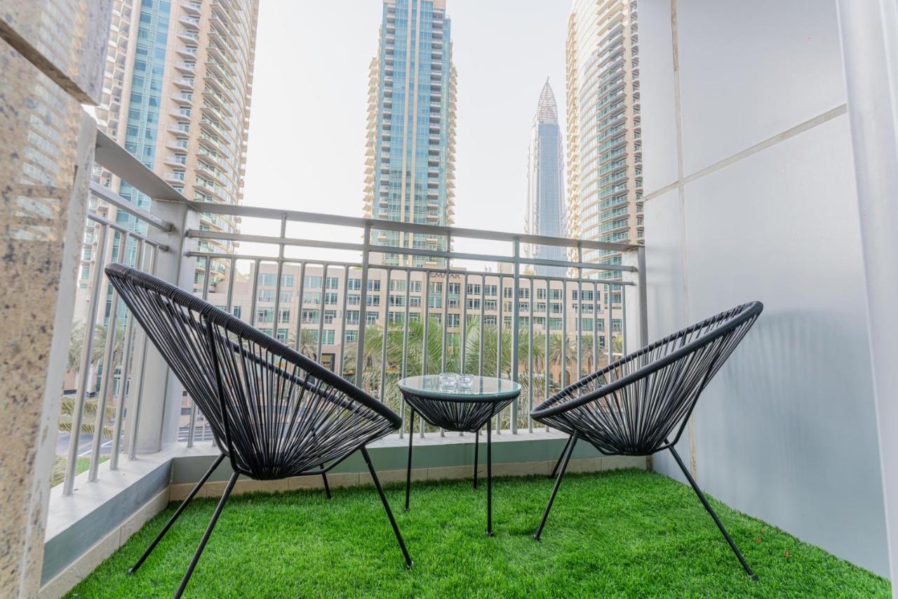 First Class Studio With Downtown Boulevard View Apartment *