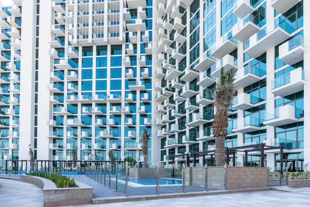 Burj Khalifa View - 1bedroom - Pool & Gym *