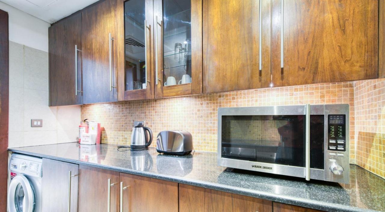 Stunning 1 Bedroom In Down Town Apartment Dubai