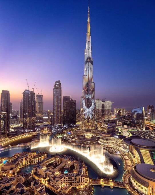 Magnificent Stunning 2 Bedroom With Burj Khalifa View Apartment *