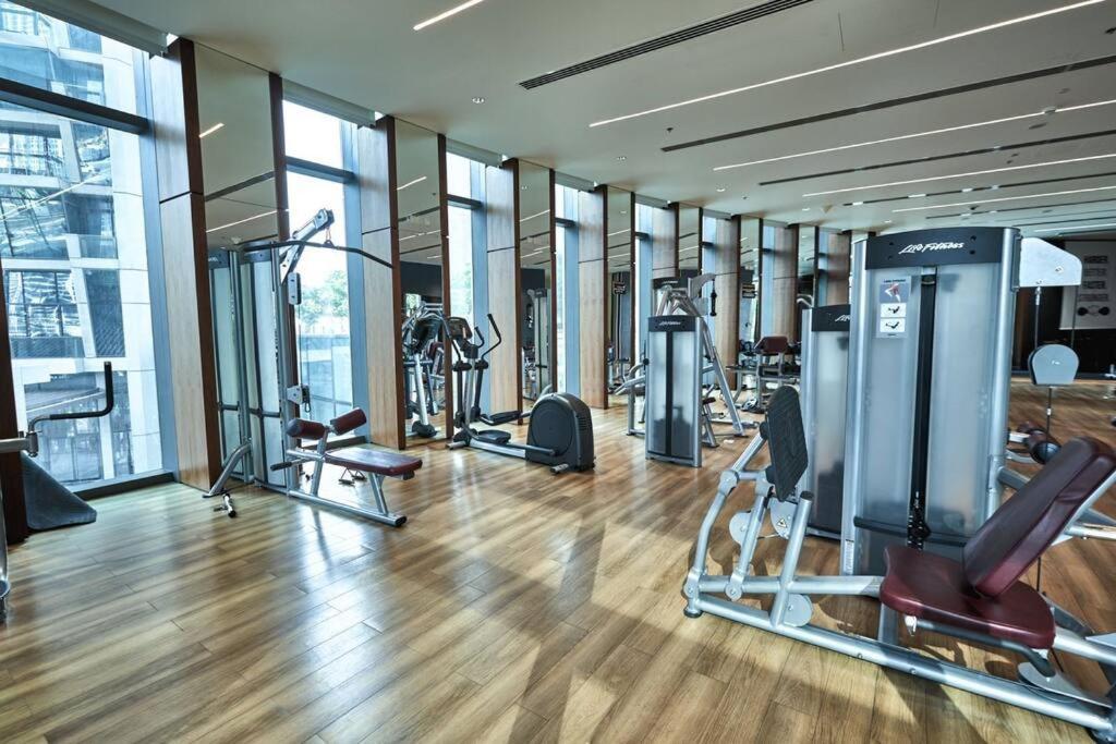 Apartment Magnificent Stunning 2 Bedroom With Burj Khalifa View *