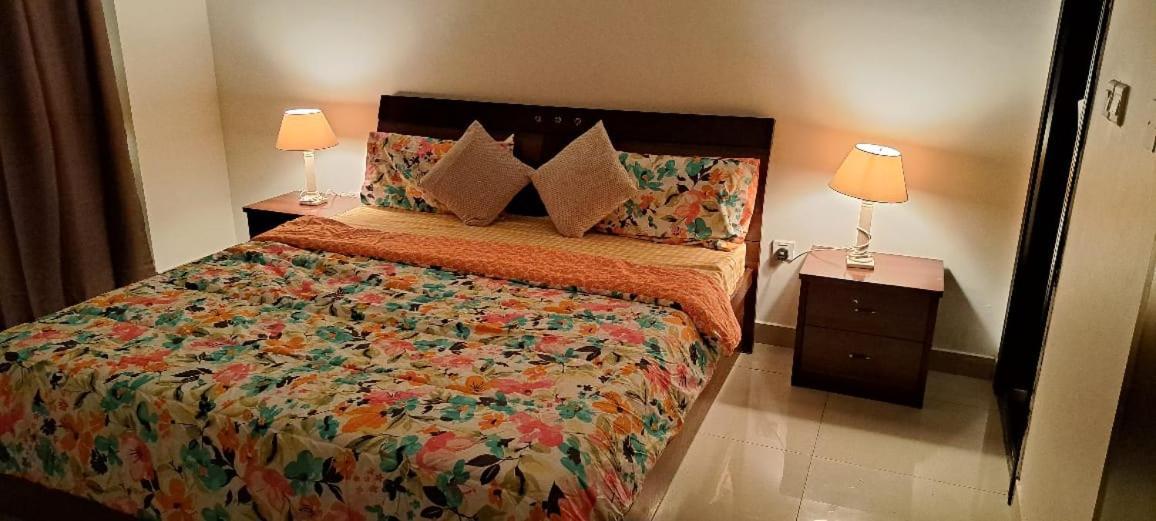 Zarooni Marina Homestay *