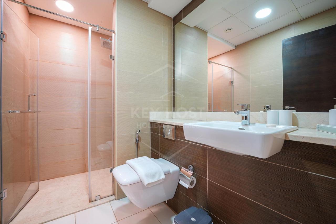Keyhost - Spacious Studio At Sparkle Tower Marina - K1280 Apartment Dubai