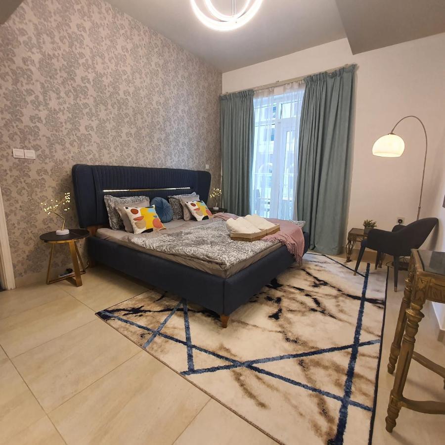 Apartment Luxury A Short Drive Away From Downtown Dubai