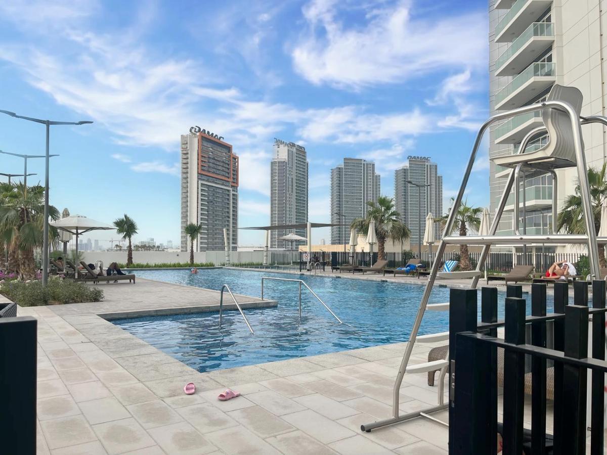 Stunning With Great Facilities And Community Apartment