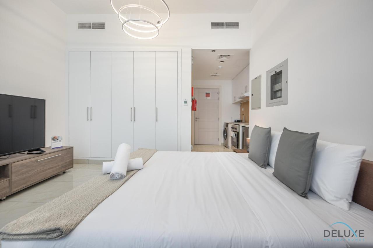 Urban Studio At The Square Tower Jumeirah Village Circle By Deluxe Apartment *