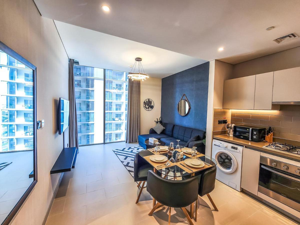 Phenomenal 1 Bedroom Near Burj Khalifa Apartment