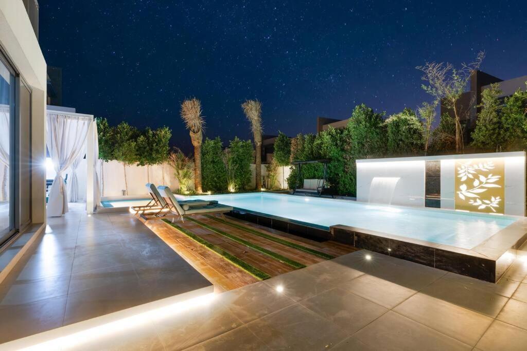 Villa - 3 Bdr With Private Pool - Emaar Golf Links