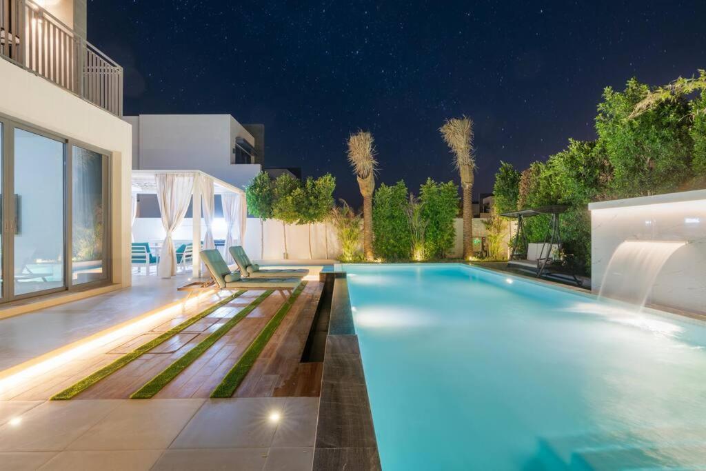 Villa - 3 Bdr With Private Pool - Emaar Golf Links