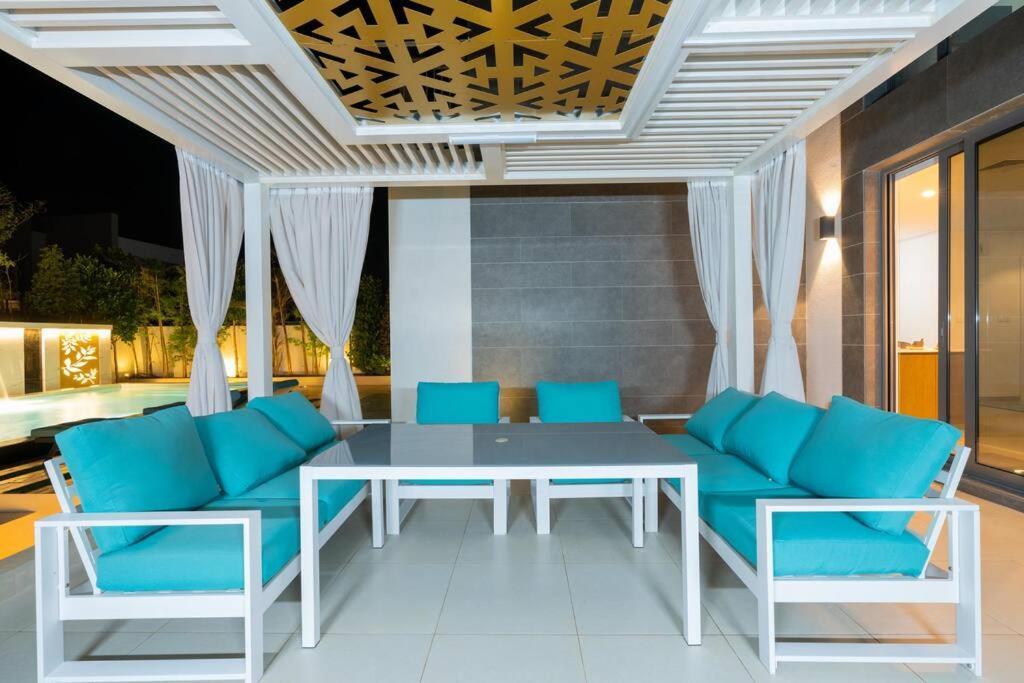 Villa - 3 Bdr With Private Pool - Emaar Golf Links