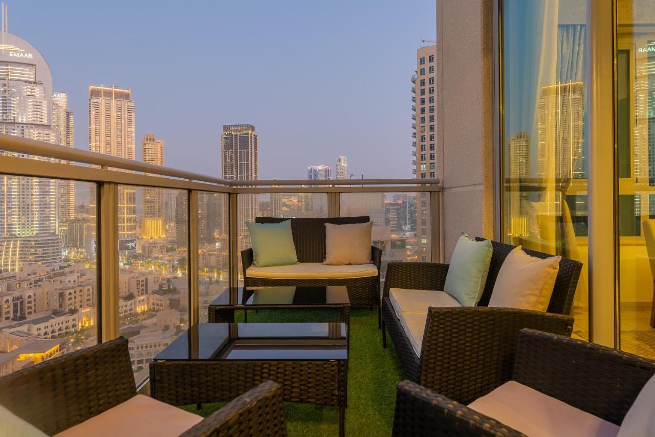 Spectacular Burj & Fountain View - Luxurious 3 Bedrooms & Maids - The Residences Apartment Dubai