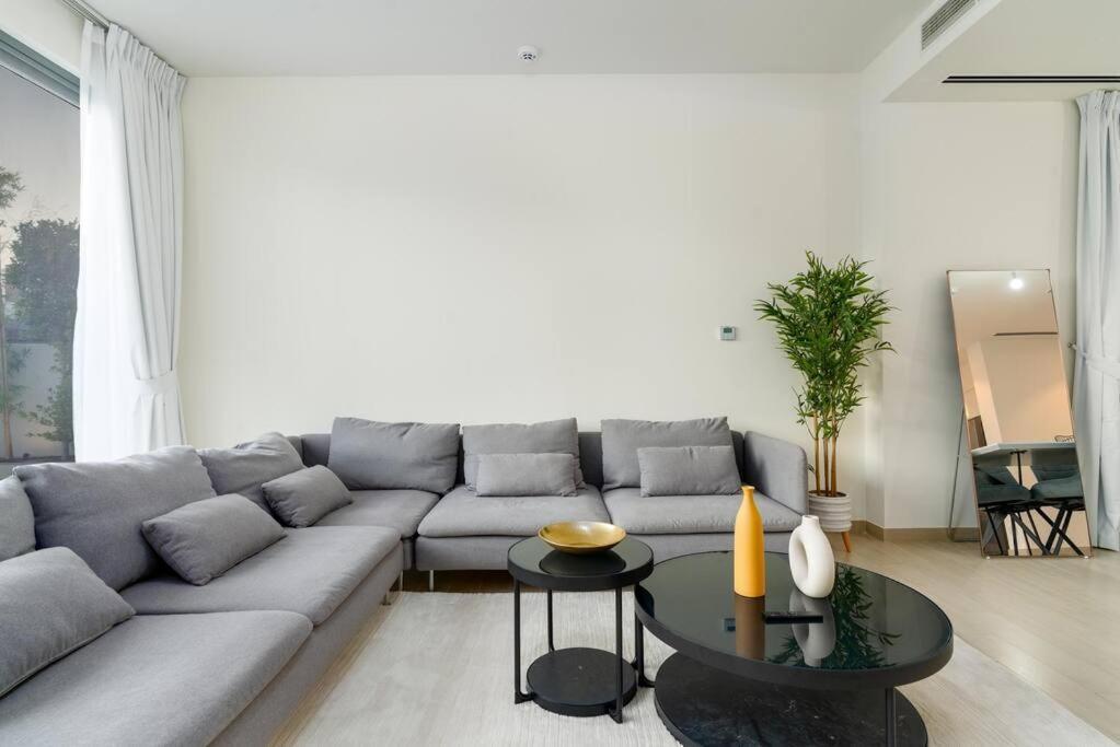 Villa - 3 Bdr With Private Pool - Emaar Golf Links *