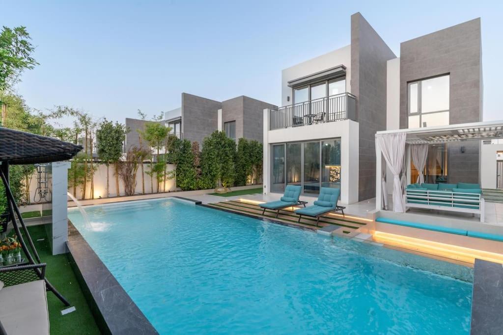 - 3 Bdr With Private Pool - Emaar Golf Links Villa Dubai