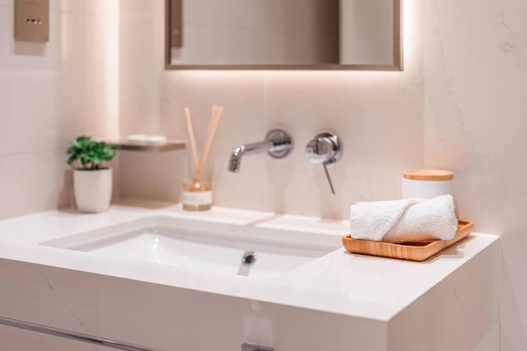 Prime Retreats - Vista Emaar Dubai