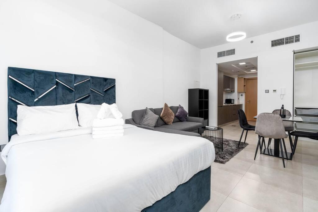 Cozy In Heart Of - Jvc Apartment *