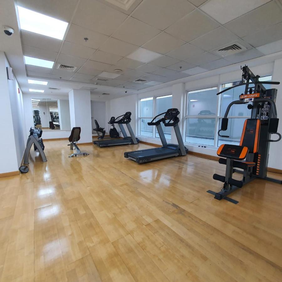Luxury A Short Drive Away From Downtown Apartment