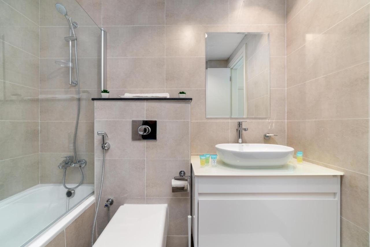 Immaculate 1br At Carson C Apartment *