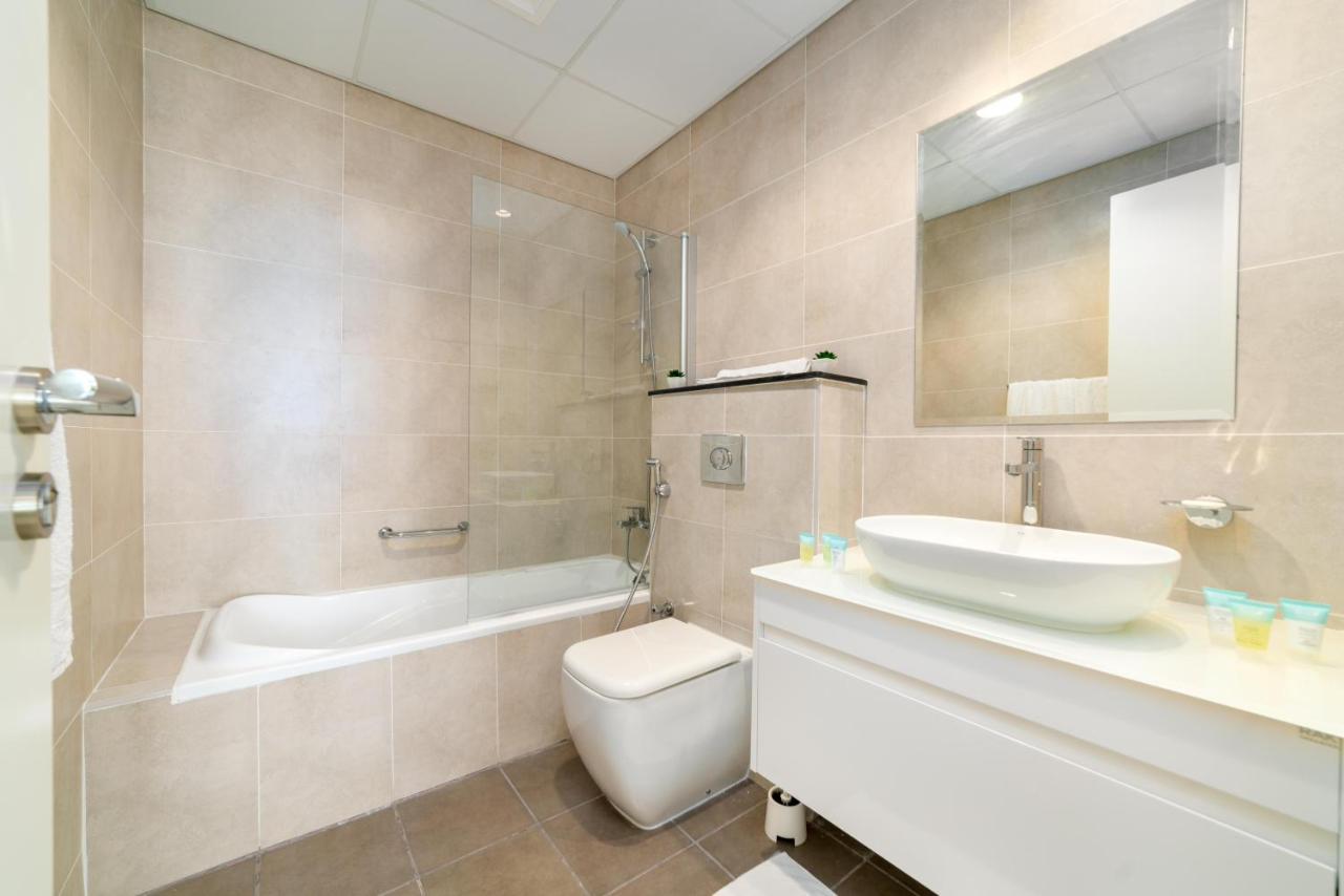 Immaculate 1br At Carson C Apartment Dubai