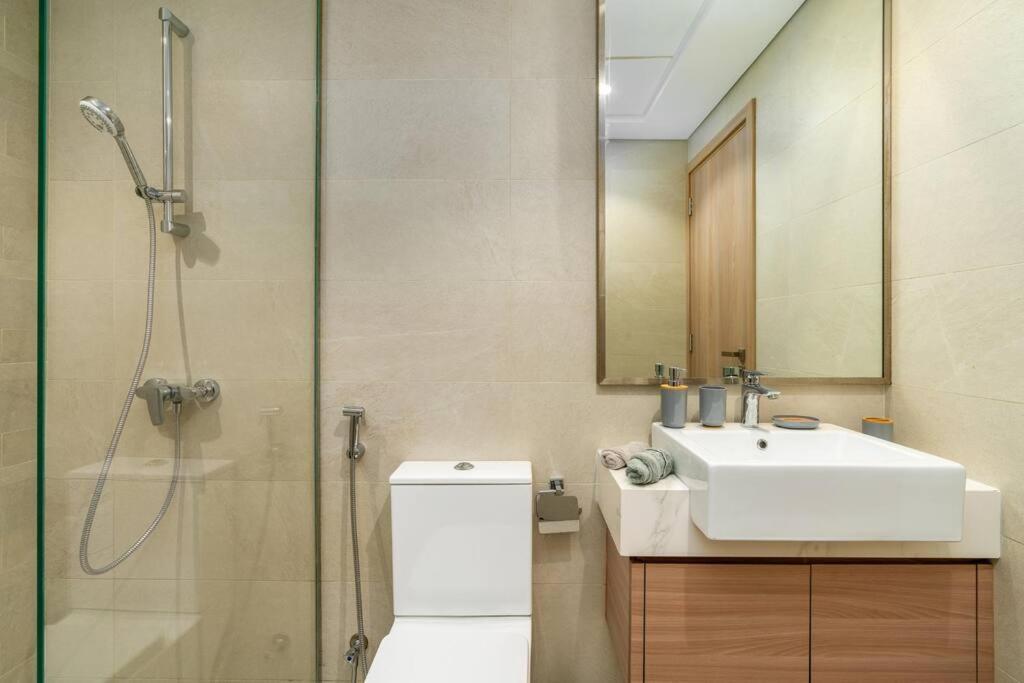 Burj Khalifa View - 1bedroom - Pool & Gym Apartment *