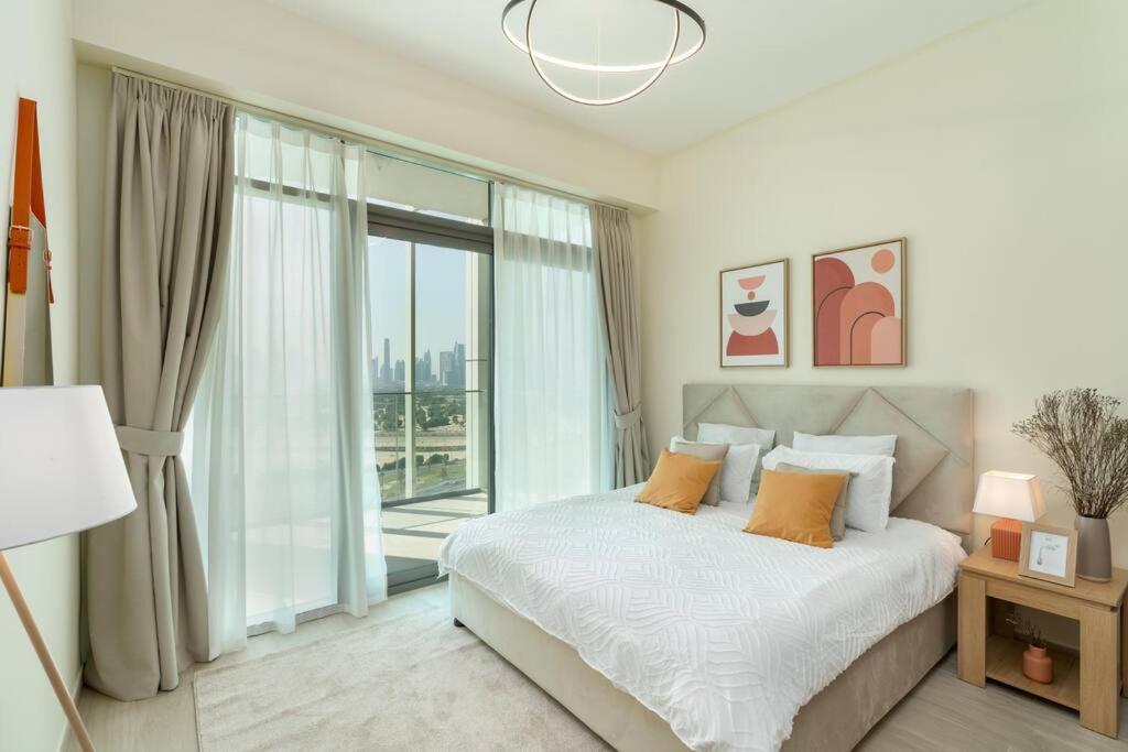 Burj Khalifa View - 1bedroom - Pool & Gym Dubai