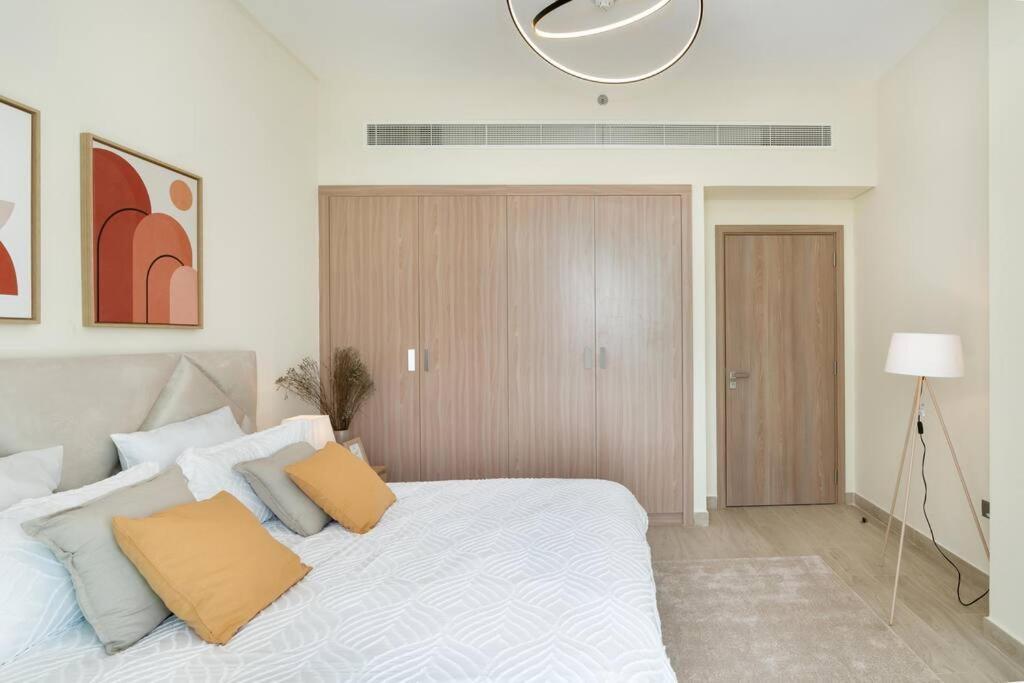 Burj Khalifa View - 1bedroom - Pool & Gym Apartment