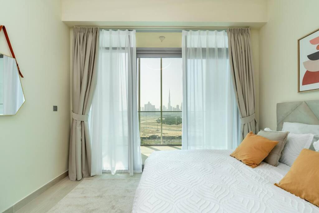 Burj Khalifa View - 1bedroom - Pool & Gym Apartment