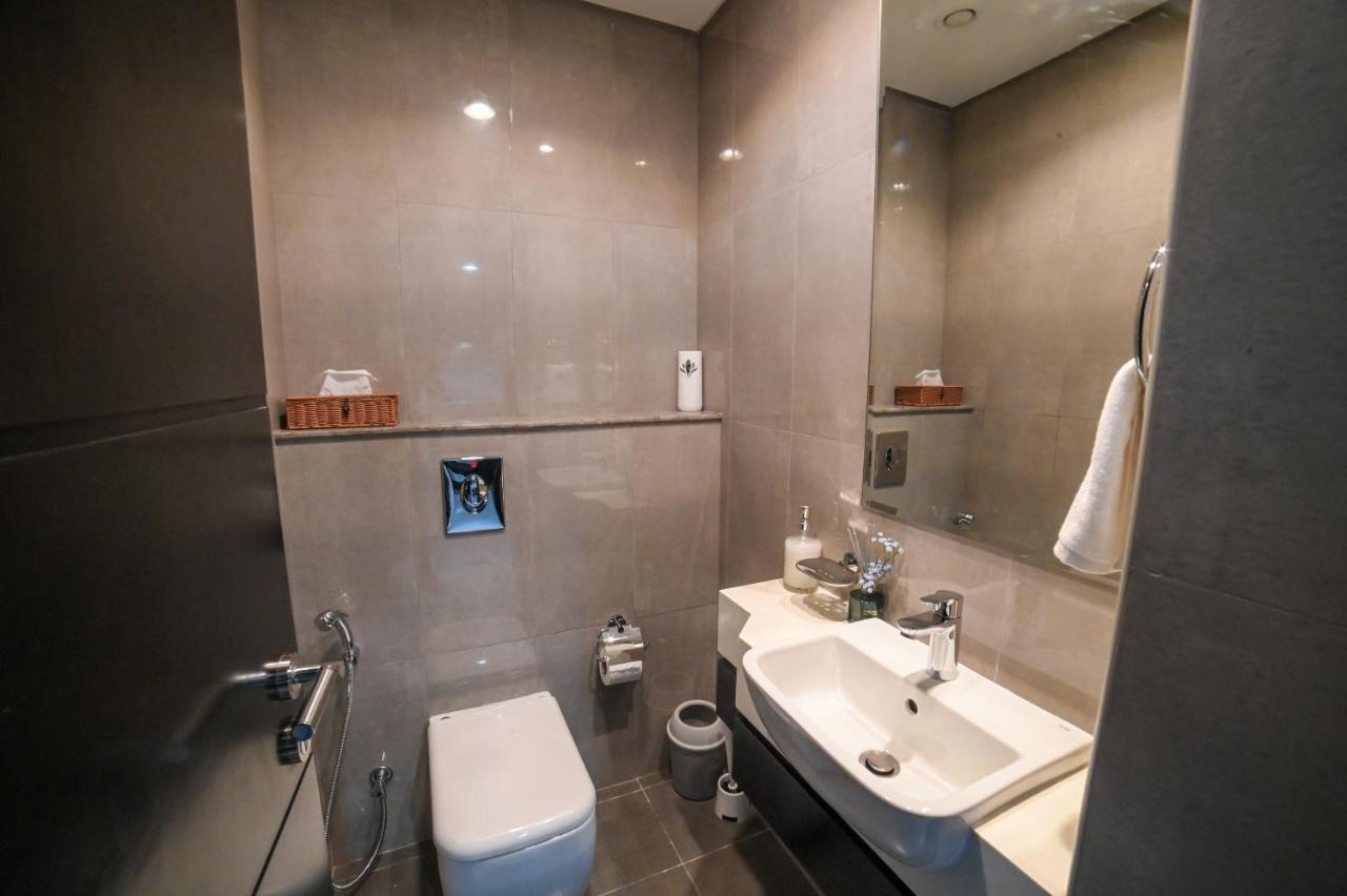 1bhk With Canal View Damac Merano Business Bay * Dubai