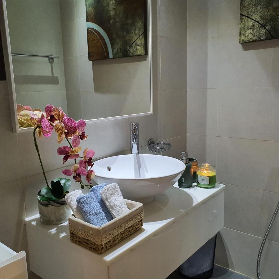 Luxury A Short Drive Away From Downtown
